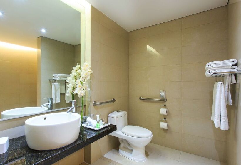 Отель NH Collection Monterrey San Pedro