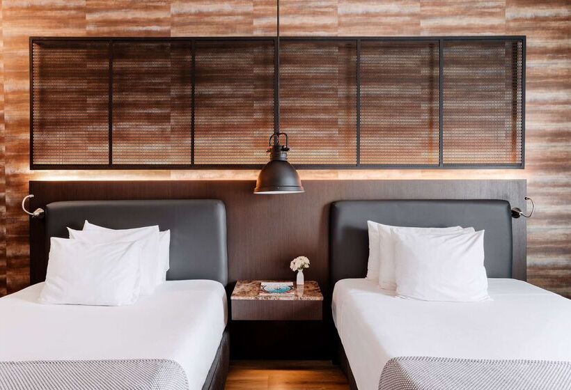 Отель NH Collection Monterrey San Pedro