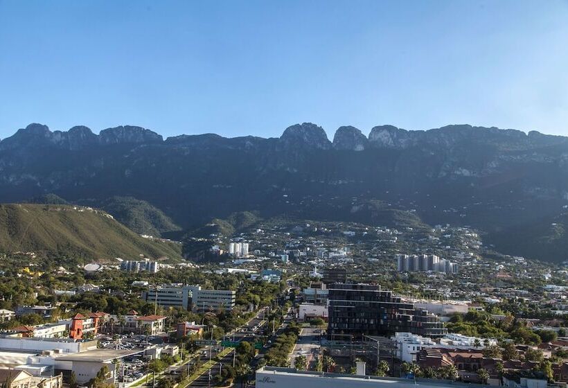 Отель NH Collection Monterrey San Pedro