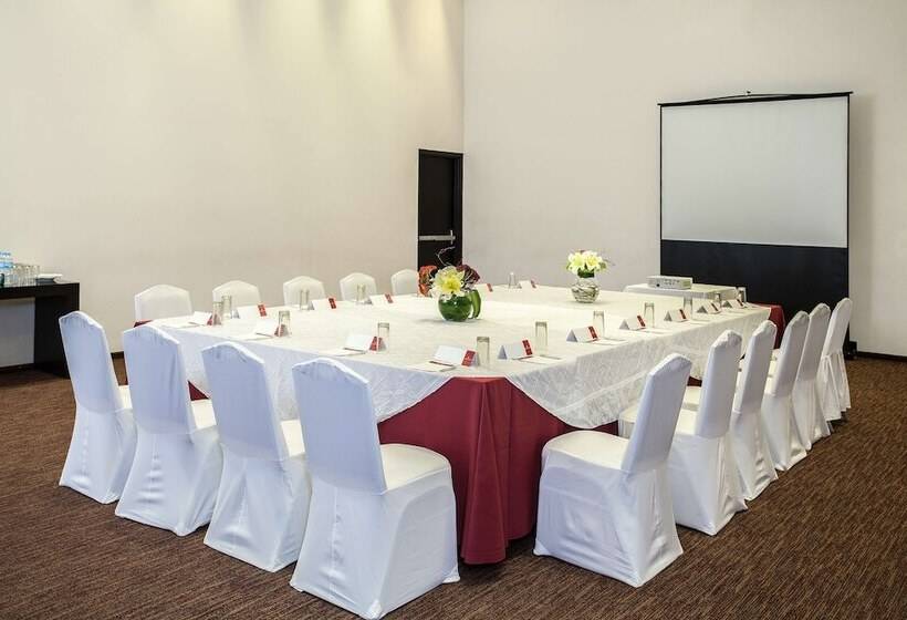 Отель NH Collection Monterrey San Pedro