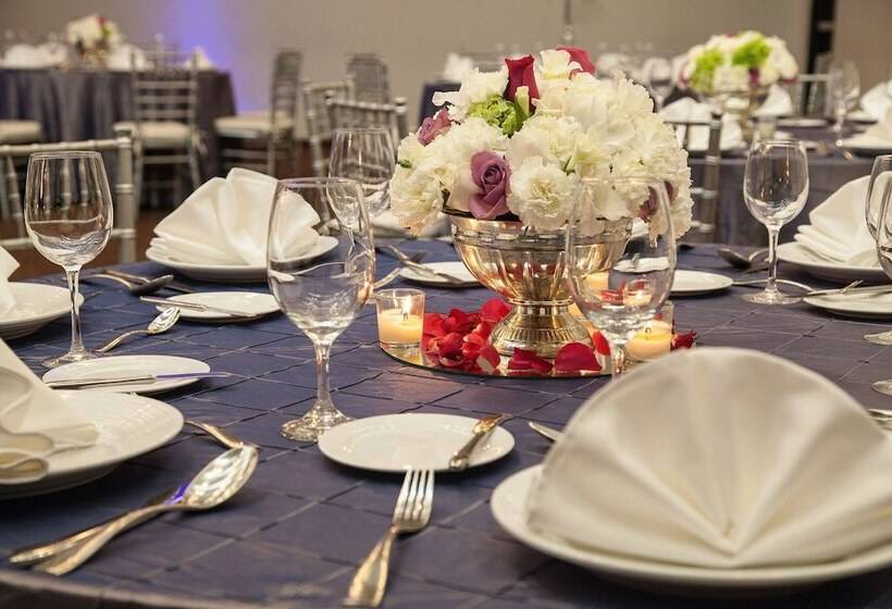 Отель NH Collection Monterrey San Pedro