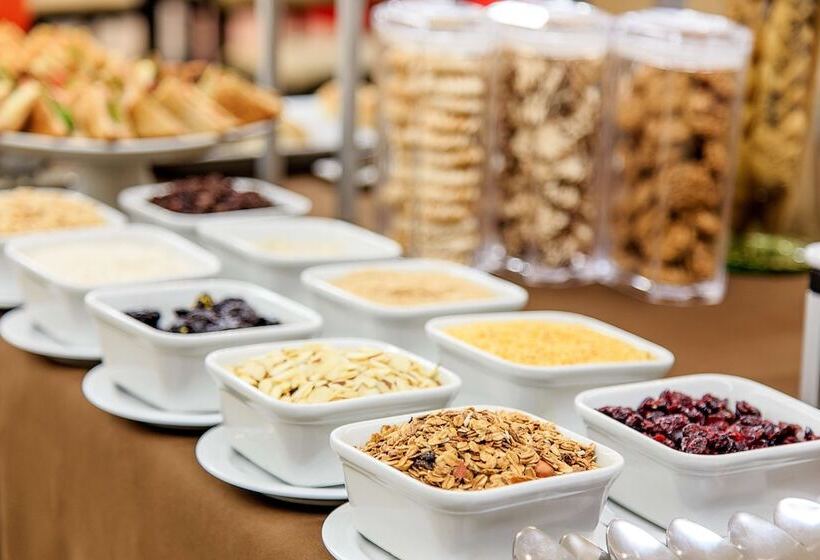 Отель NH Collection Monterrey San Pedro