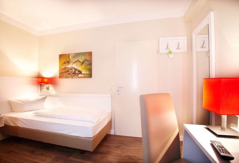 هتل Ostseehalle Kiel By Premiere Classe