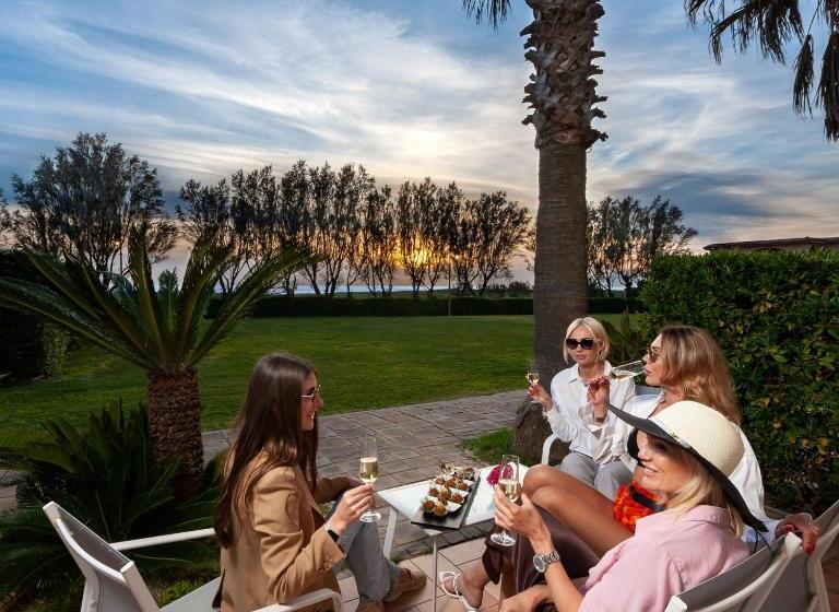 酒店 Paestum Inn Beach Resort