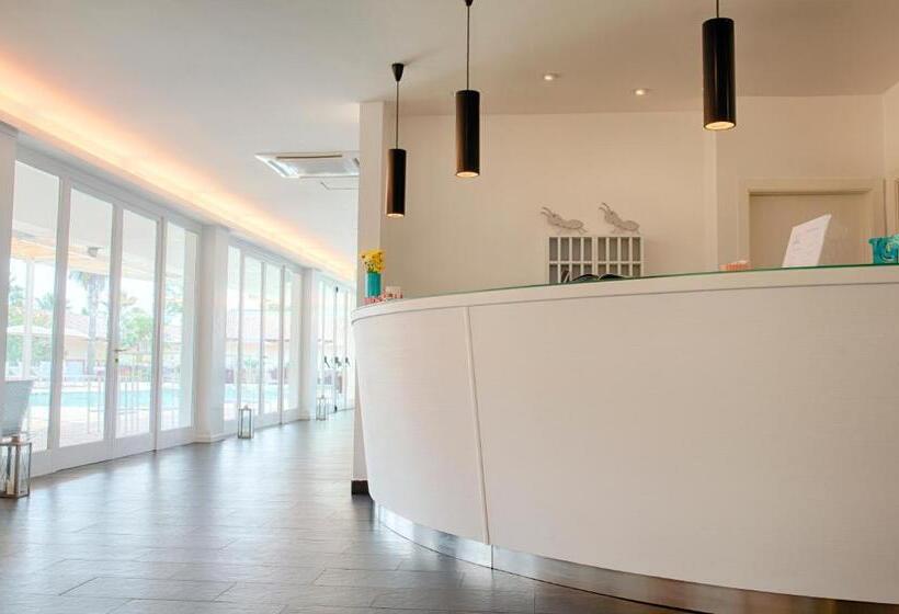 酒店 Paestum Inn Beach Resort