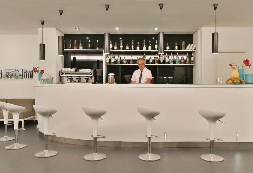 酒店 Paestum Inn Beach Resort