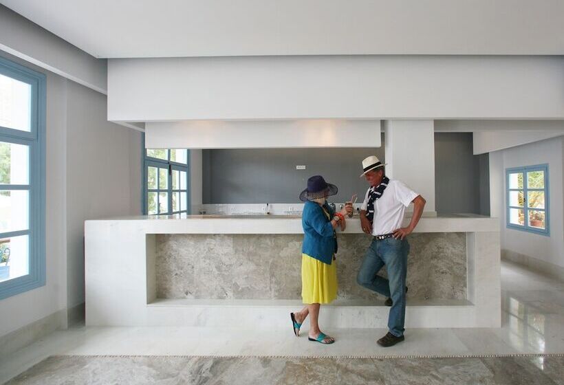 Отель Pedi Beach