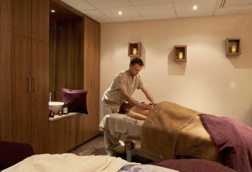 Pillo Hotel & Leisure Club