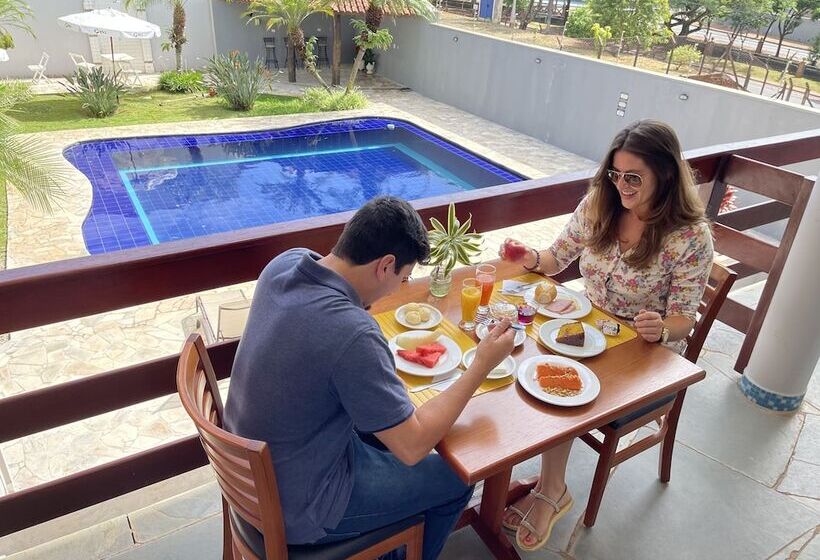 ホテル Pousada Dona Emilia