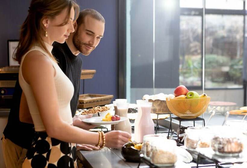 فندق Pullman Santiago El Bosque