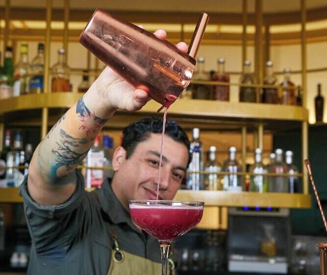 فندق Pullman Santiago El Bosque