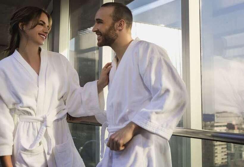 فندق Pullman Santiago El Bosque