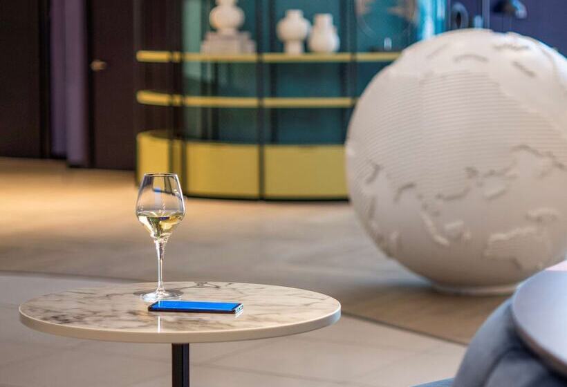 فندق Pullman Santiago El Bosque