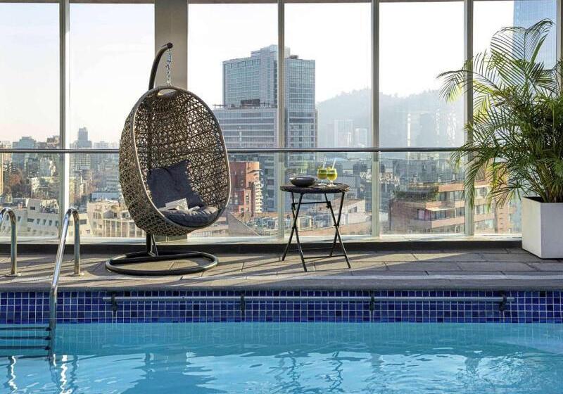 فندق Pullman Santiago El Bosque