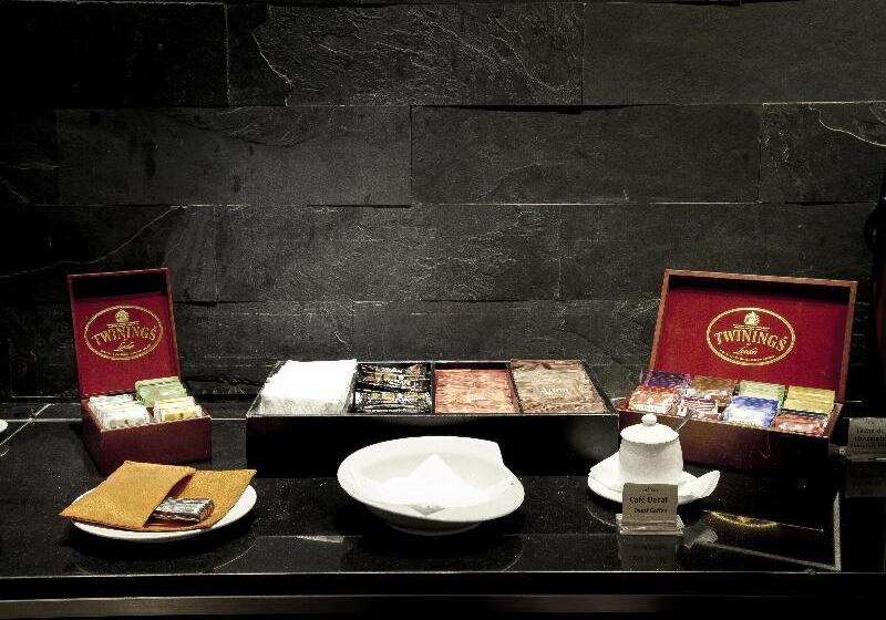 فندق Pullman Santiago El Bosque