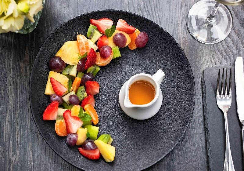 فندق Pullman Santiago El Bosque