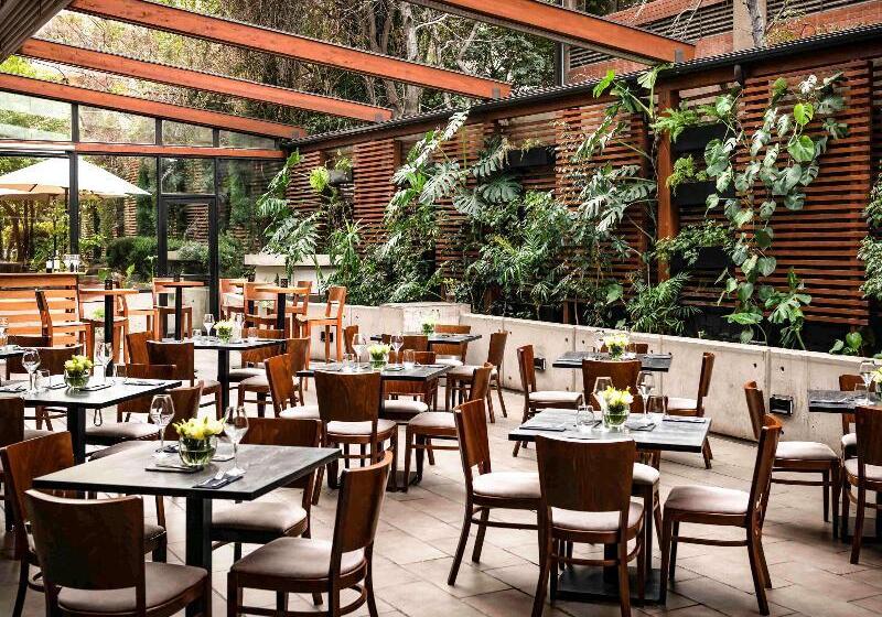 فندق Pullman Santiago El Bosque