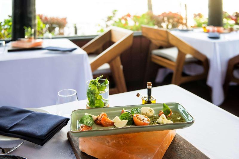 هتل Radisson Blu Resort Fiji