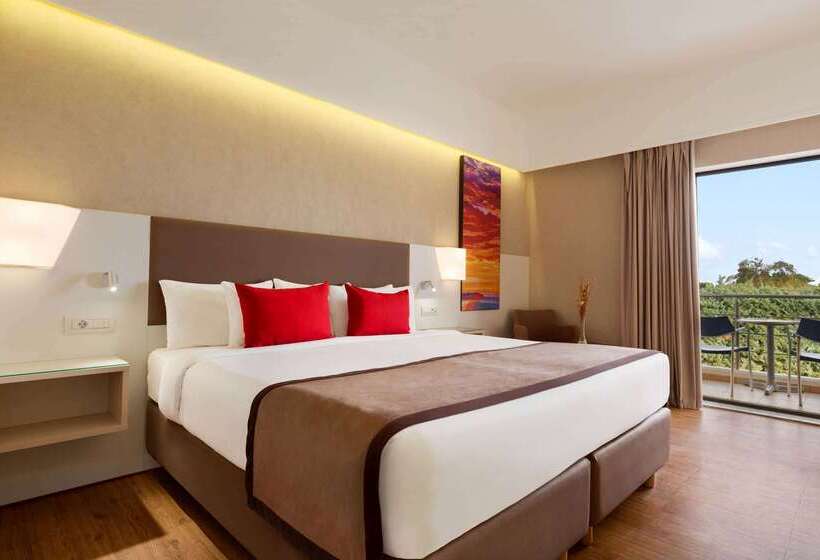 Отель Ramada Plaza By Wyndham Thraki