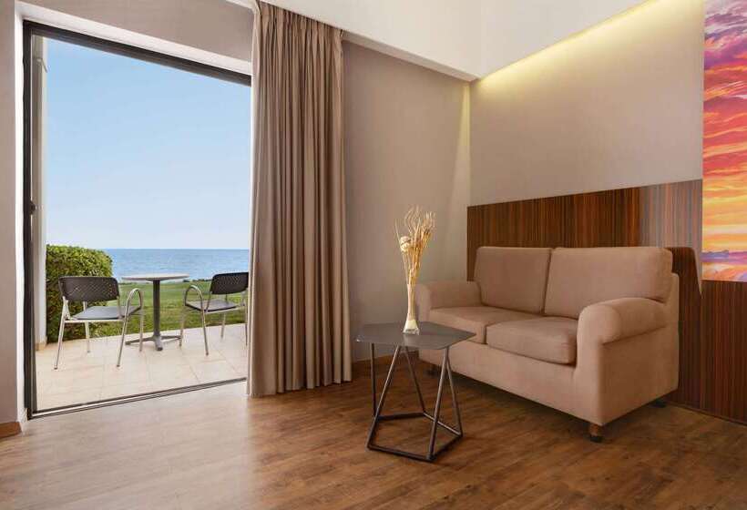 هتل Ramada Plaza By Wyndham Thraki