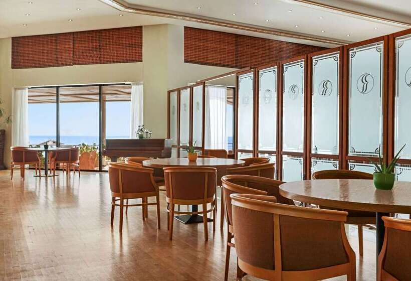 Отель Ramada Plaza By Wyndham Thraki