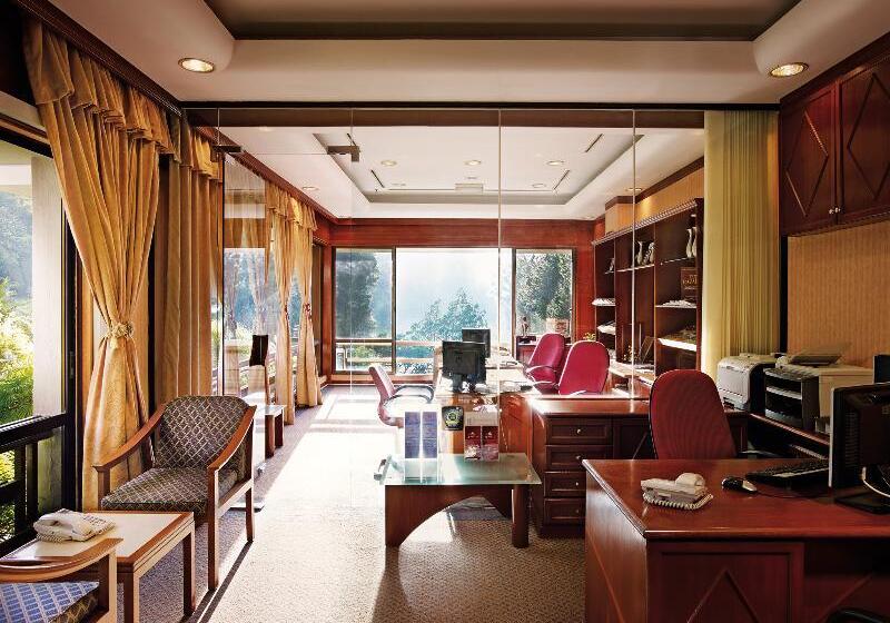 فندق Resorts World Awana