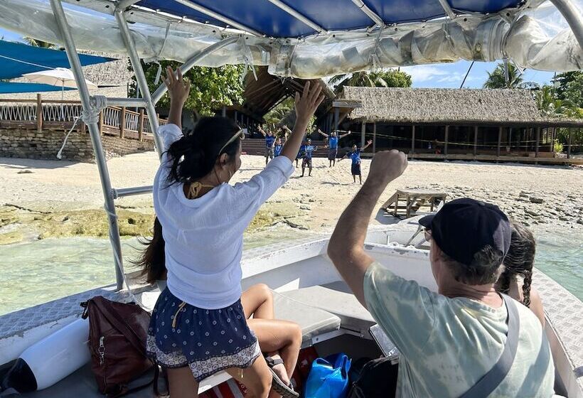 בית מלון כפרי Serenity Island Resort