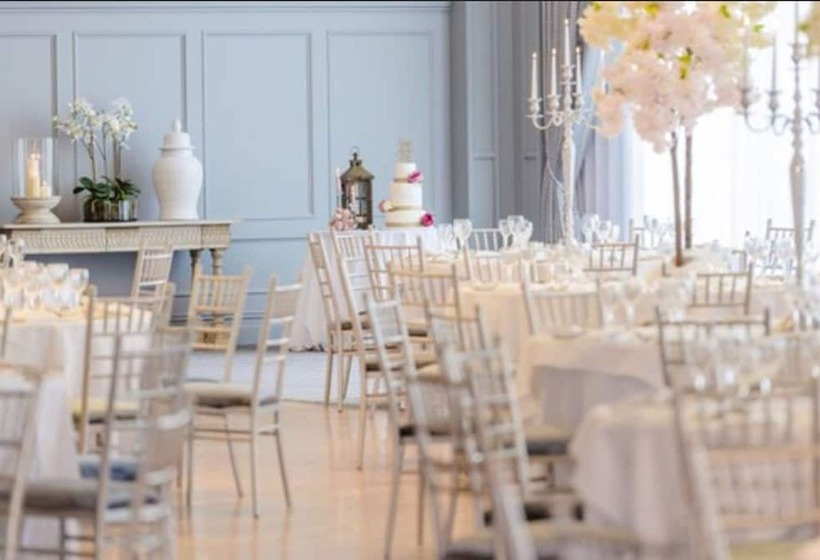 Shearwater Hotel & Spa