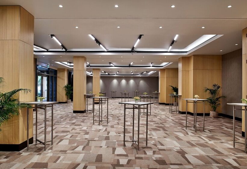 هتل Sheraton Fiji Golf & Beach Resort