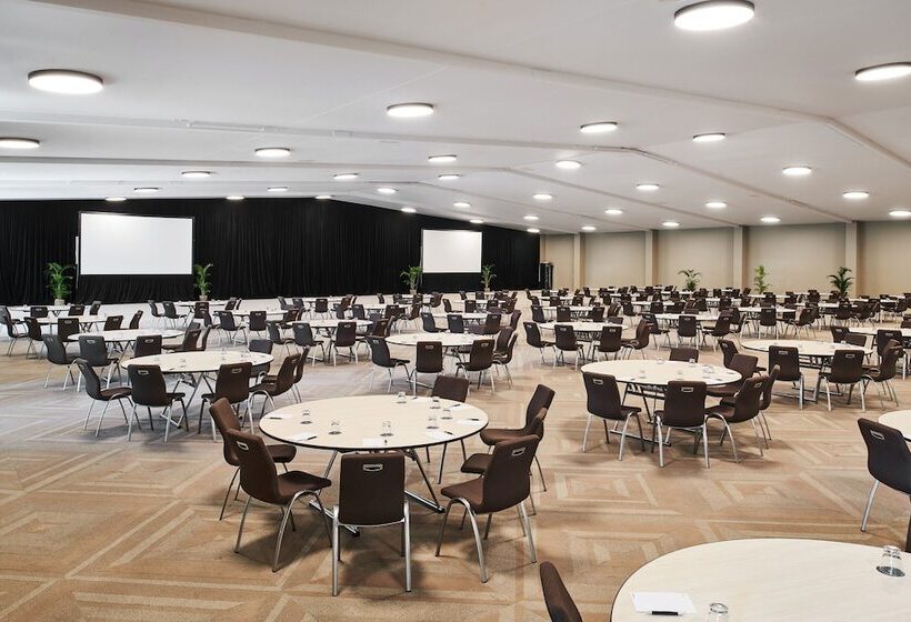 هتل Sheraton Fiji Golf & Beach Resort