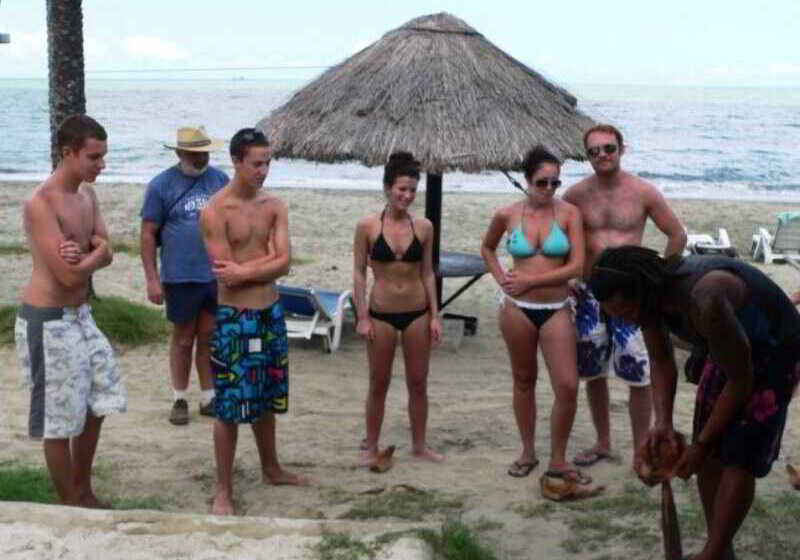 ホテル Smugglers Cove Beach Resort &