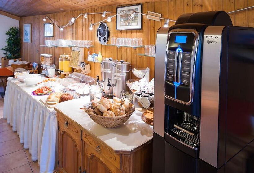 Отель Tautermann