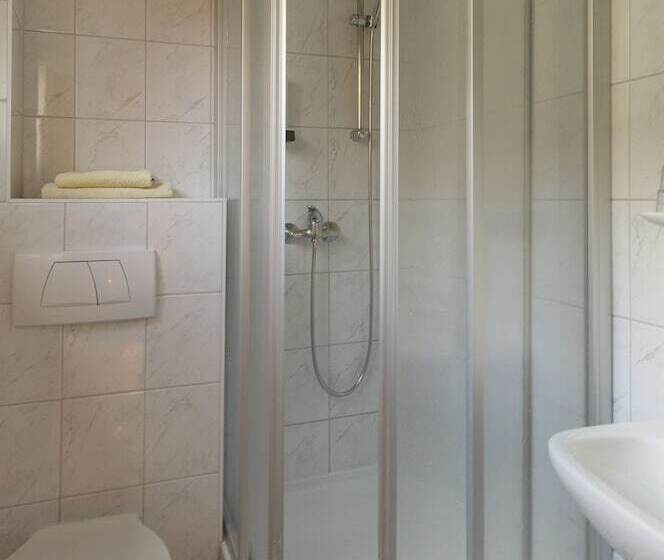 Отель Tautermann