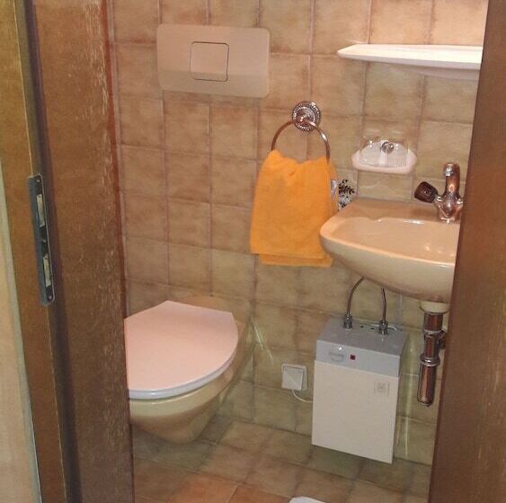 Отель Tautermann