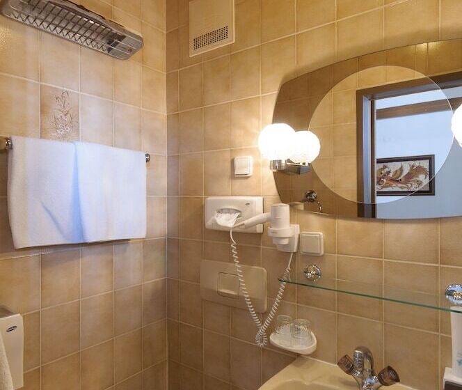 Отель Tautermann