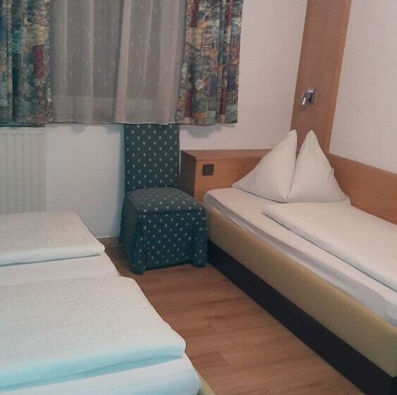 Отель Tautermann