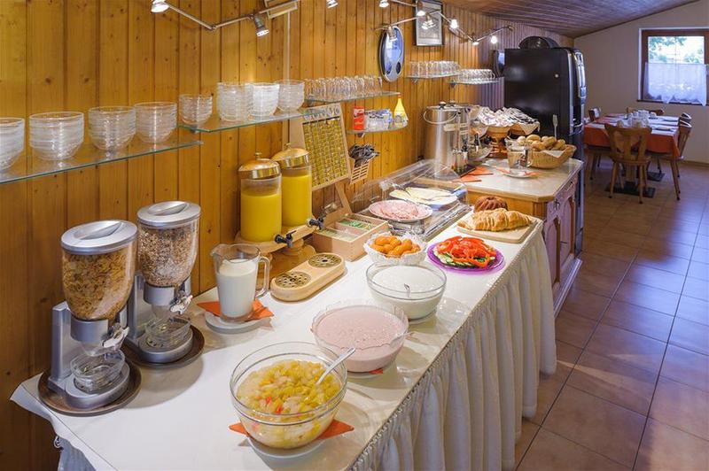 Отель Tautermann