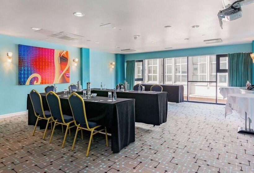 酒店 The Glasshouse