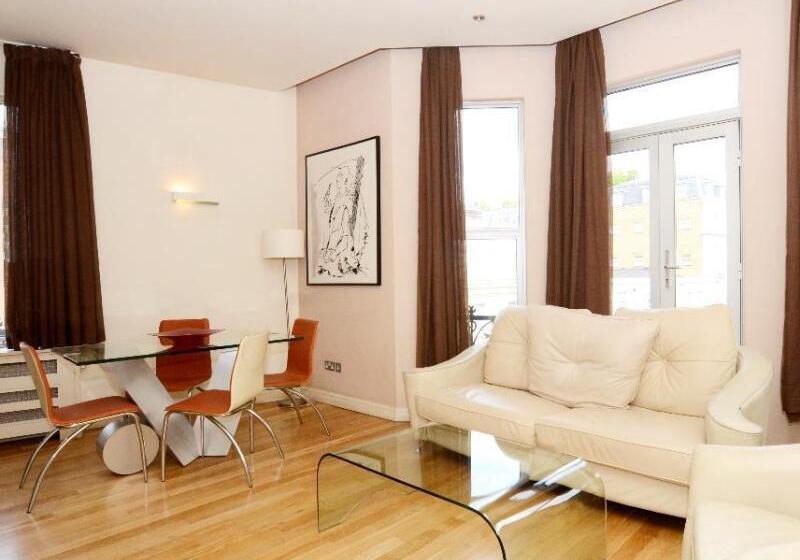 هتل The Harrington Apartments