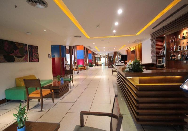 ホテル The Seasons Pattaya   Sha Plus Certified