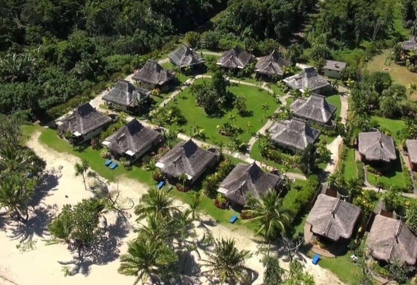 هتل Uprising Beach Resort