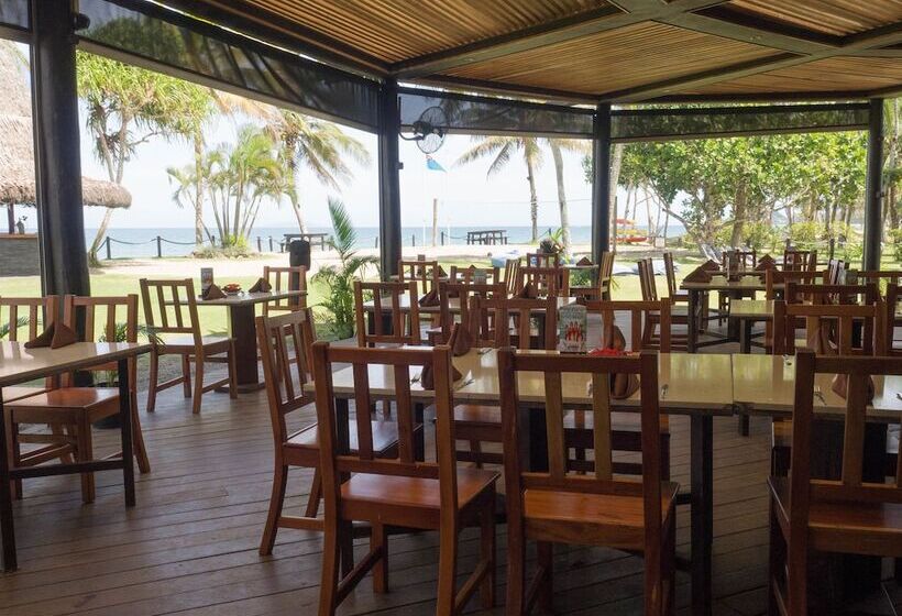 酒店 Uprising Beach Resort