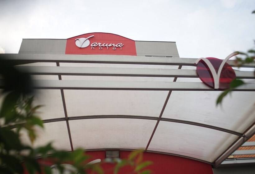 هتل Varuna