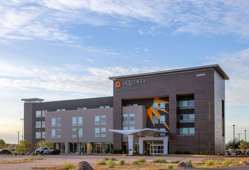 Отель La Quinta Inn & Suites By Wyndham Maricopa  Copper Sky