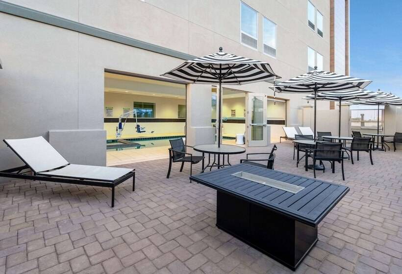 Отель La Quinta Inn & Suites By Wyndham Maricopa  Copper Sky