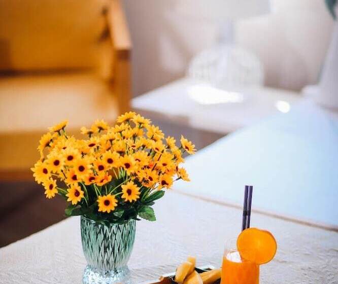 فندق Marbella Beach