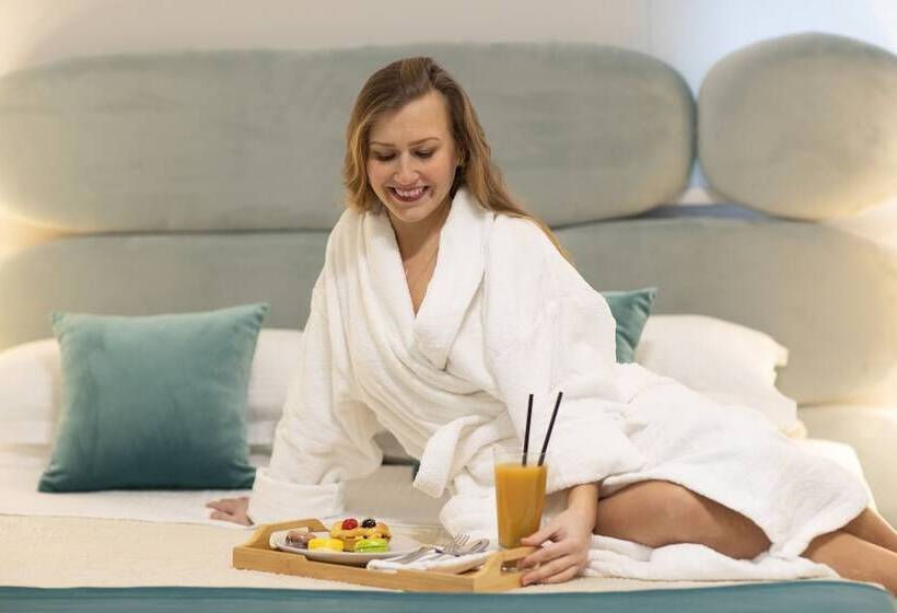 فندق Marbella Beach