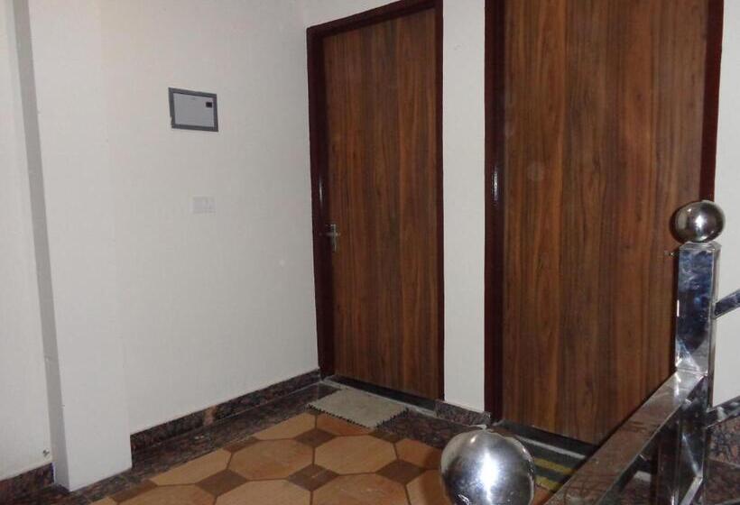 Отель Rukmani Inn