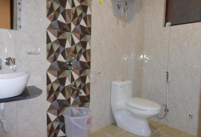 Отель Rukmani Inn