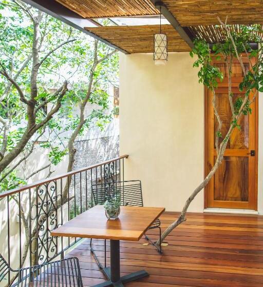 Treehouse Boutique Hotel, An Adults Only Boutique